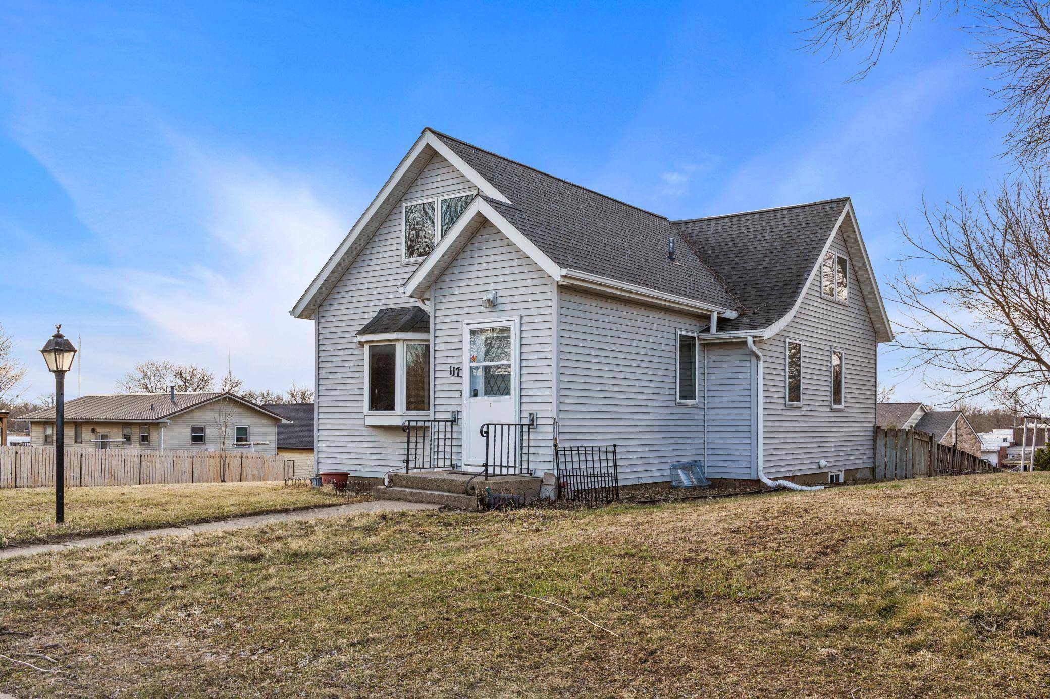 117 W Van Dusen ST, Springfield, MN 56087