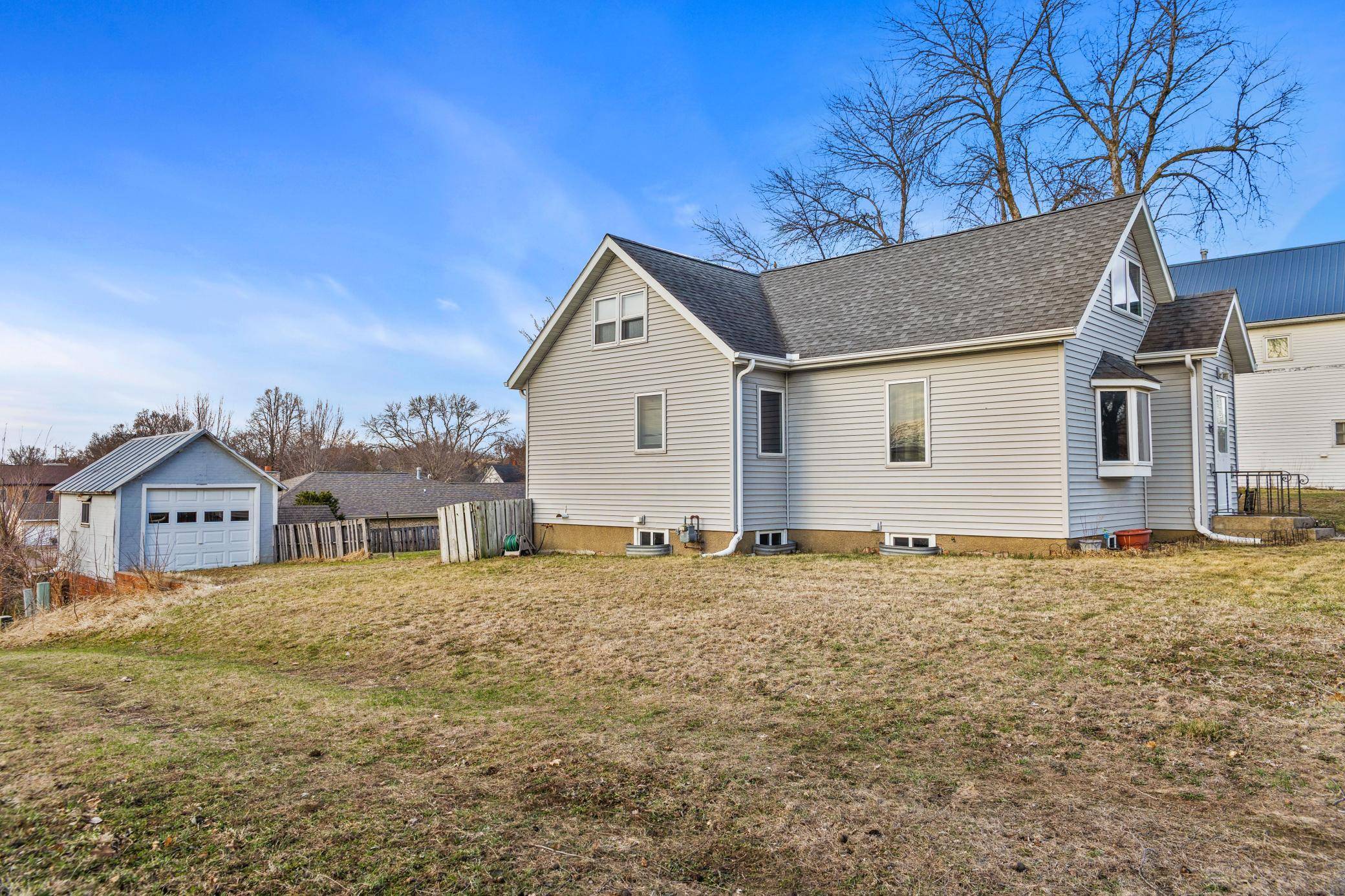 117 W Van Dusen ST, Springfield, MN 56087
