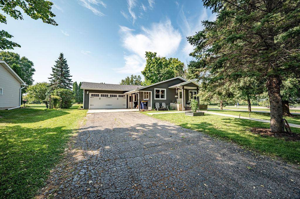 195 W Humble AVE, Ellsworth, WI 54011