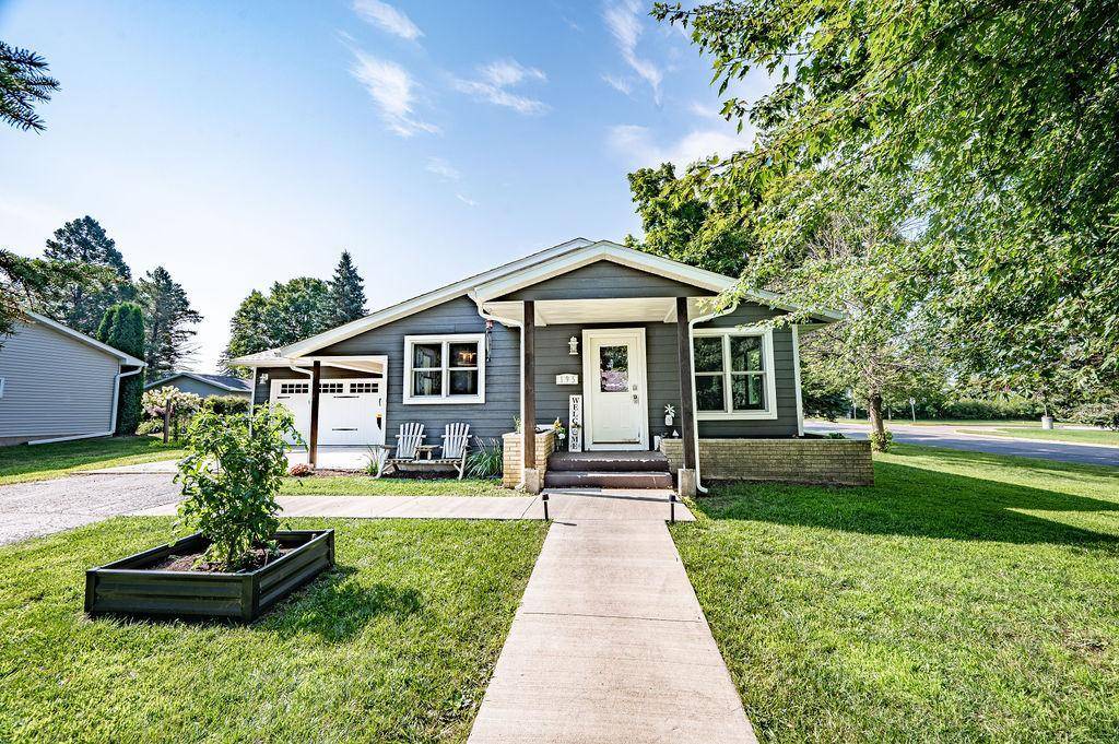 195 W Humble AVE, Ellsworth, WI 54011