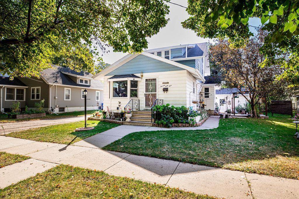 1364 12th AVE S, Fargo, ND 58103