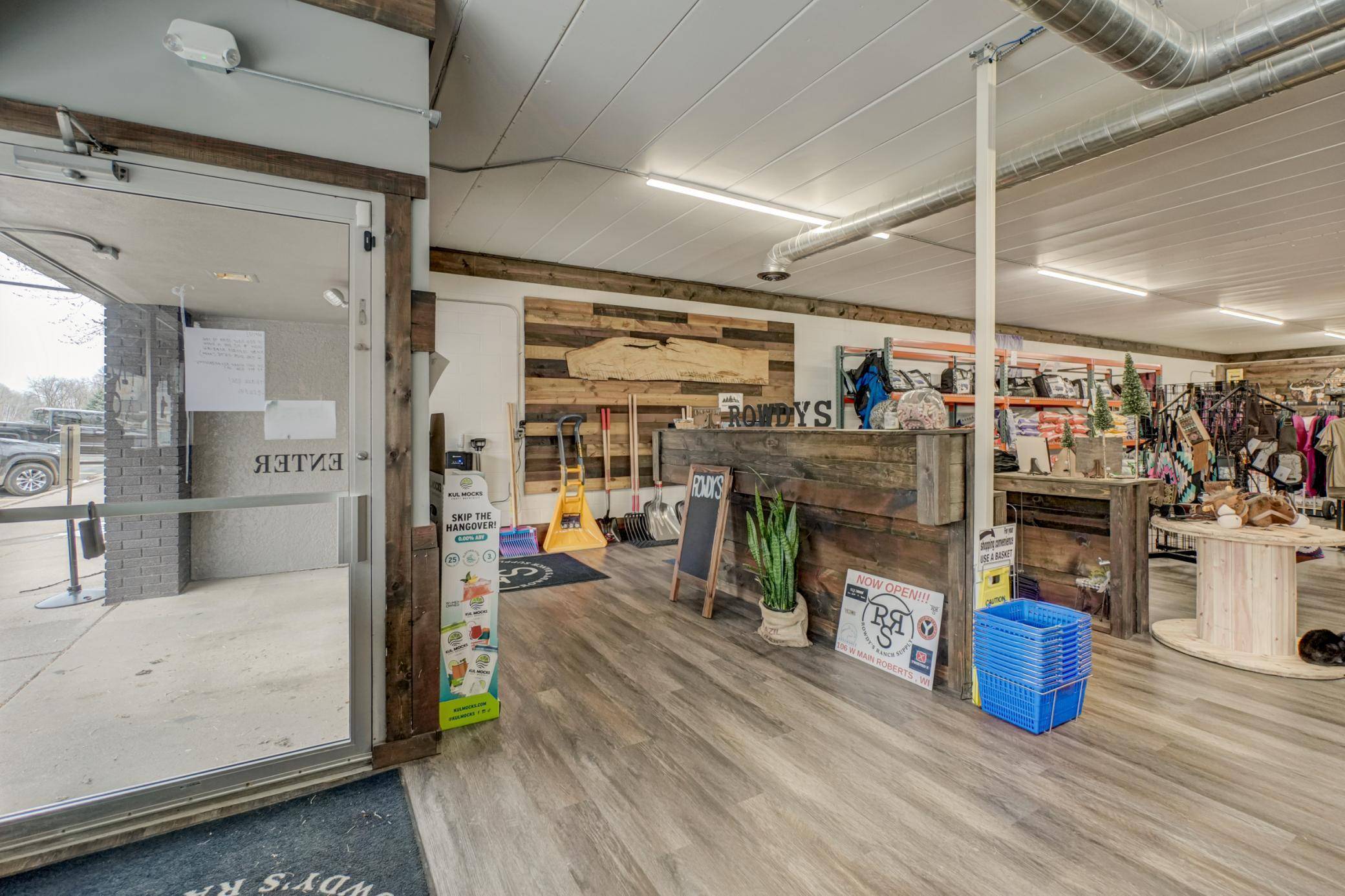 106 W Main ST, Roberts, WI 54023