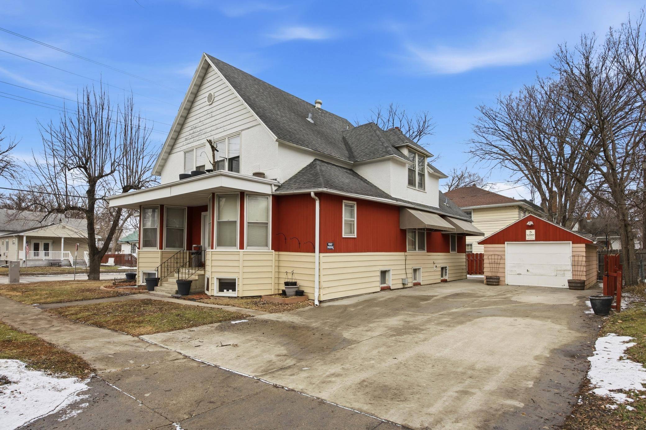 1219 10th AVE N, Fargo, ND 58102
