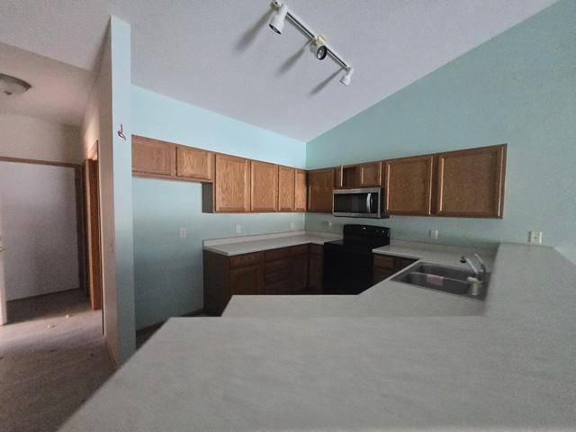 625 Meadow LN, Norwood Young America, MN 55397