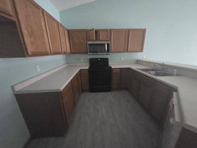 625 Meadow LN, Norwood Young America, MN 55397
