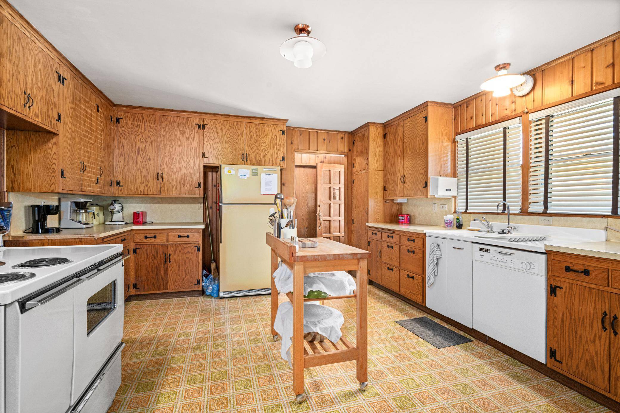 21895 County Road 8, Bovey, MN 55709