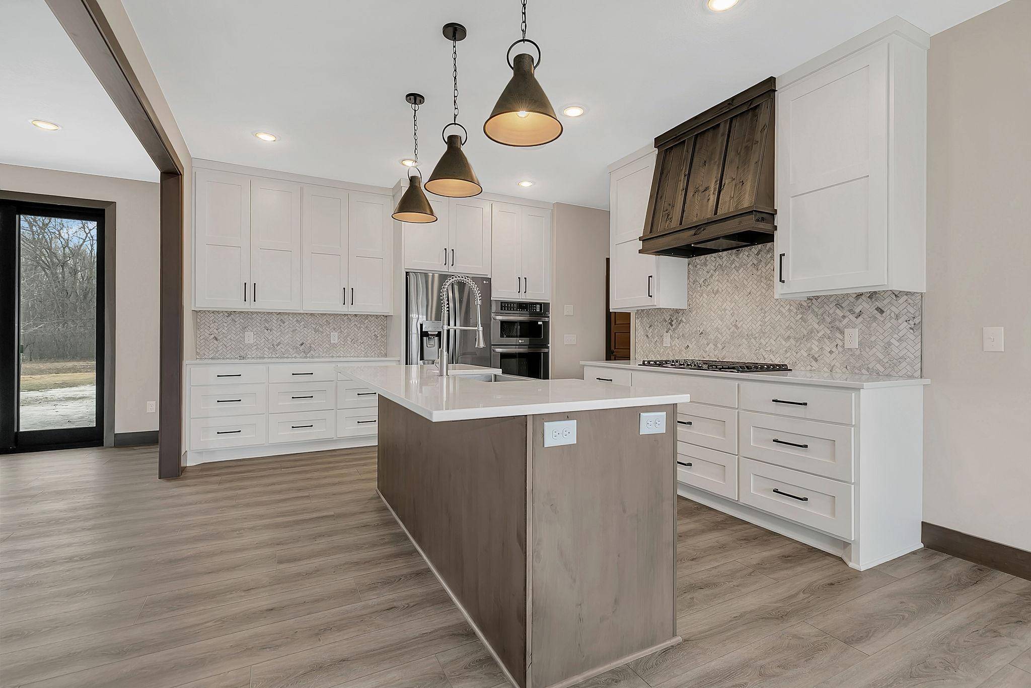 504 Northern Meadows LN, Sartell, MN 56377