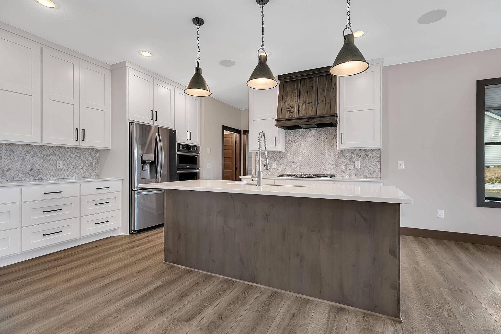 504 Northern Meadows LN, Sartell, MN 56377