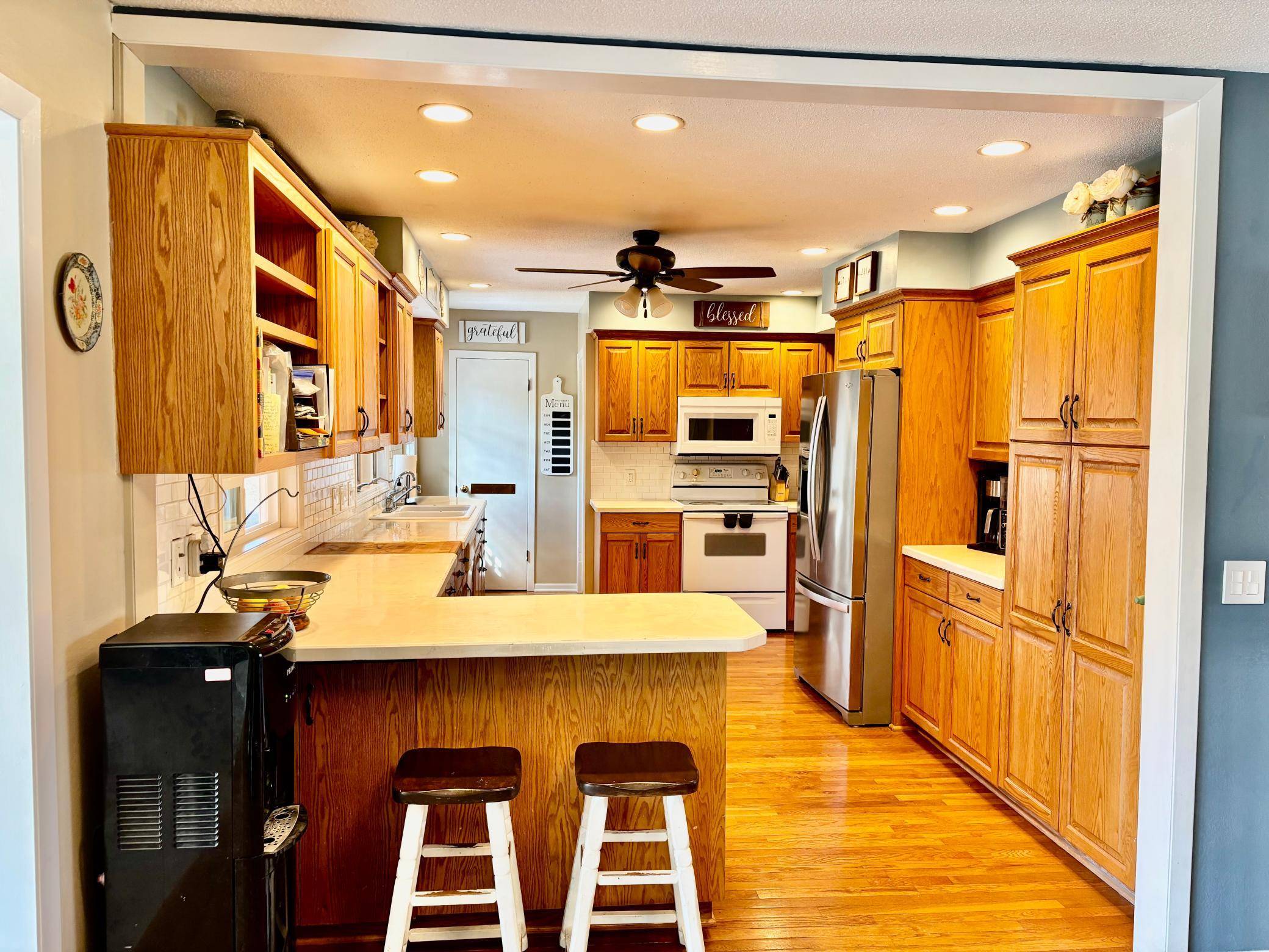 406 Robin RD, Albert Lea, MN 56007