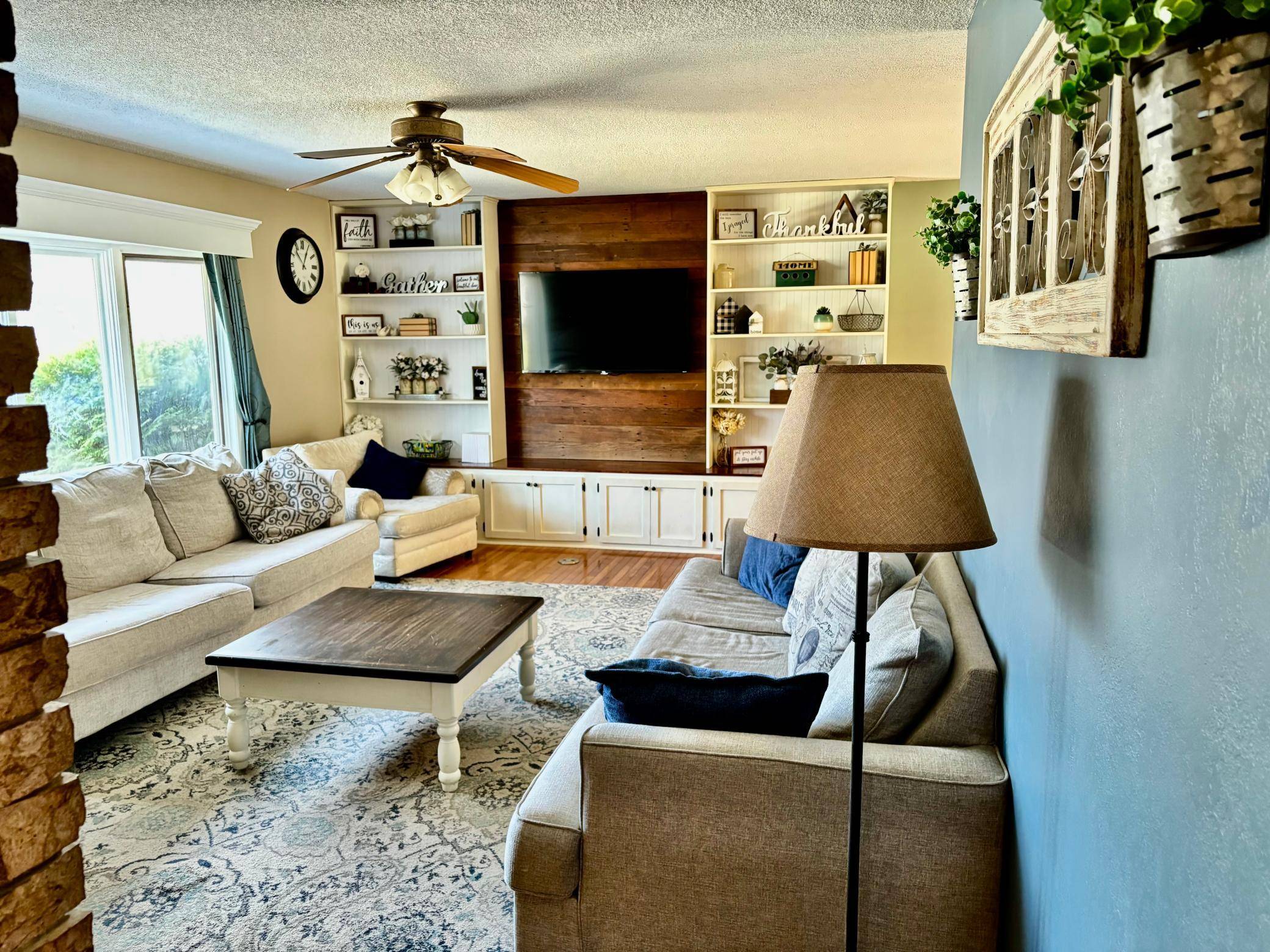 406 Robin RD, Albert Lea, MN 56007