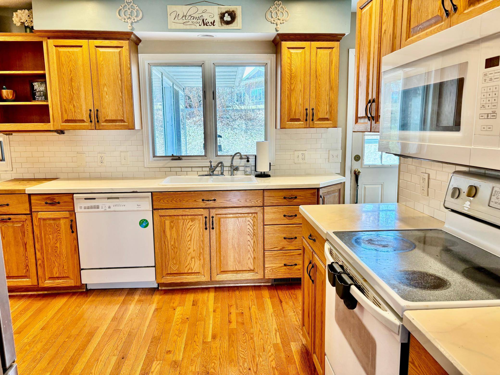 406 Robin RD, Albert Lea, MN 56007