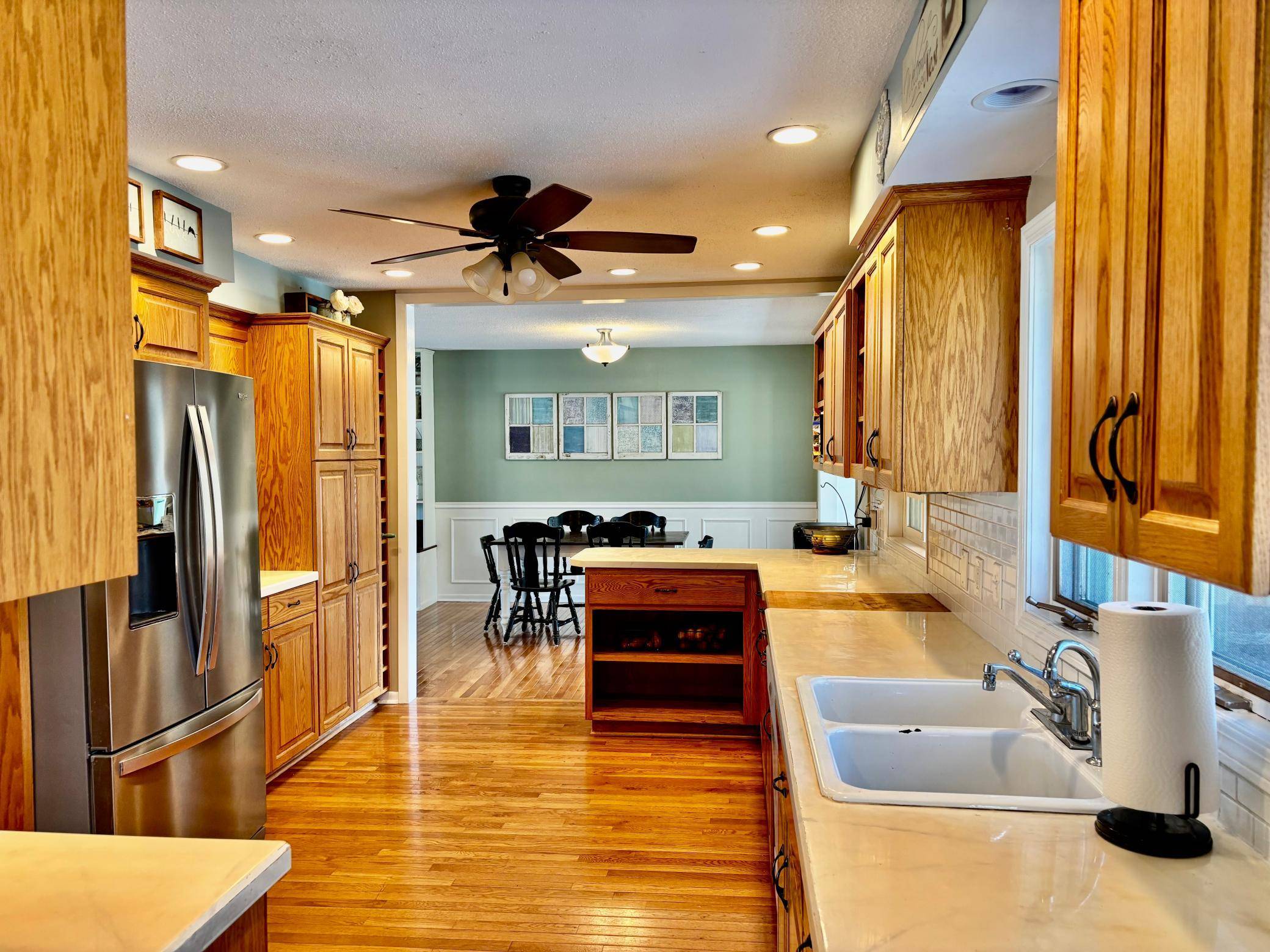 406 Robin RD, Albert Lea, MN 56007