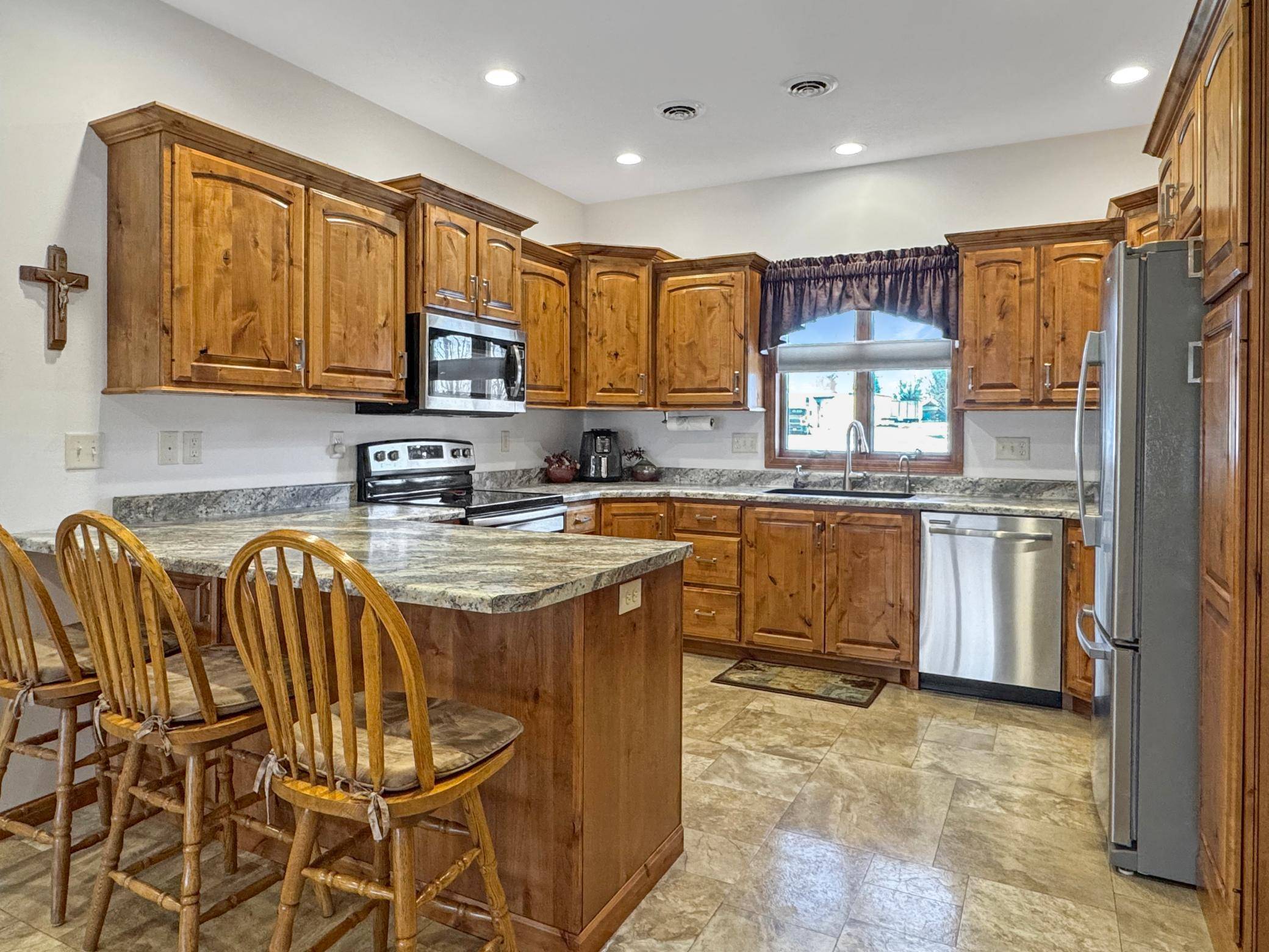 431 Elizabeth AVE, Lake Wilson, MN 56151