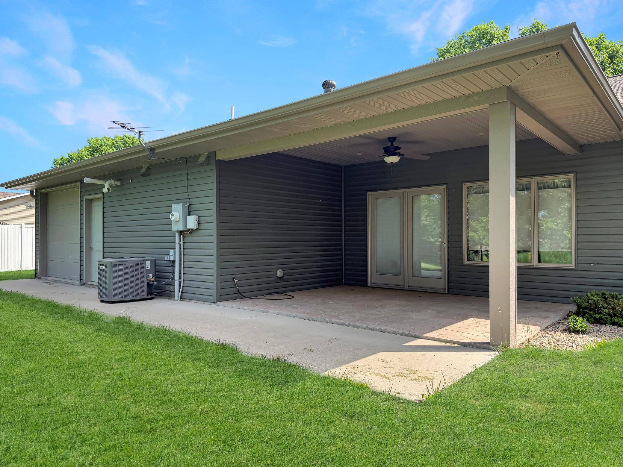 431 Elizabeth AVE, Lake Wilson, MN 56151