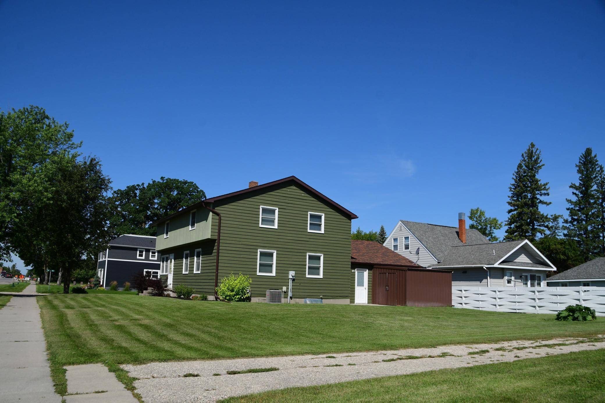 401 Center ST E, Roseau, MN 56751