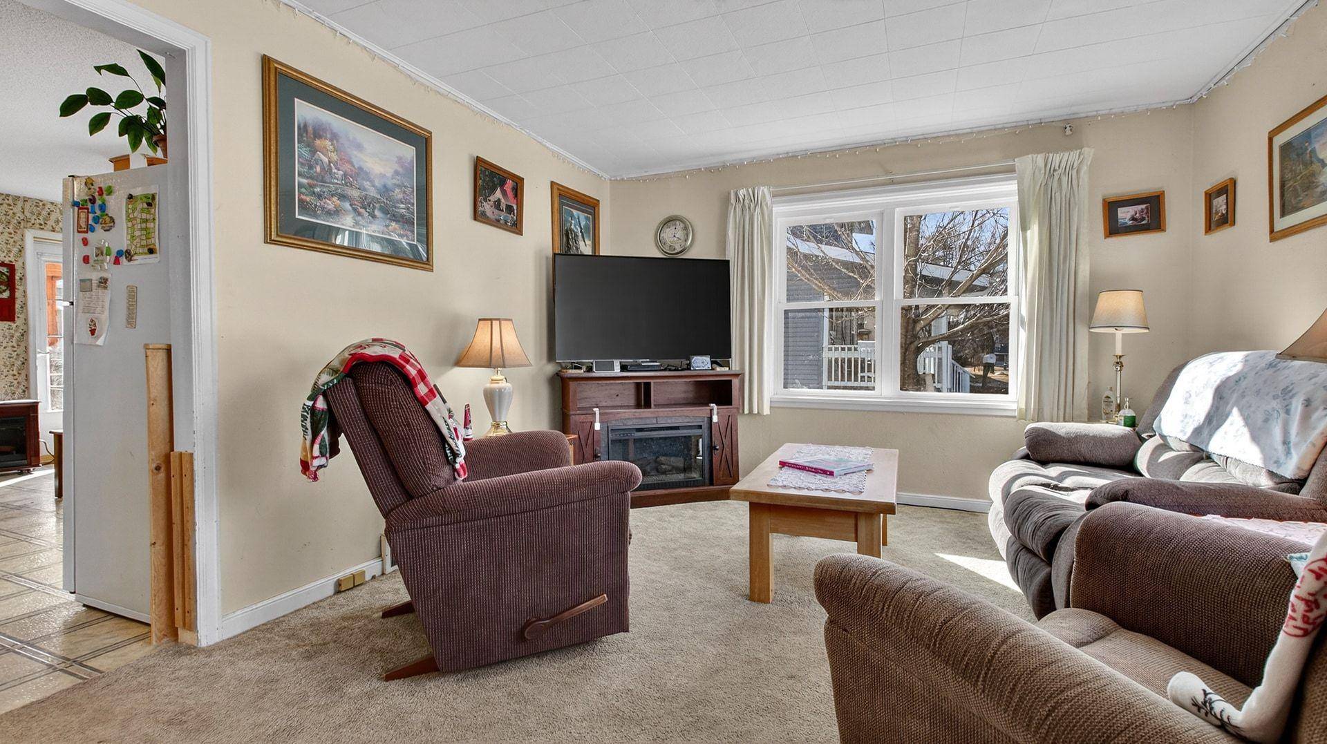 512 W Evans ST, Rice Lake, WI 54868