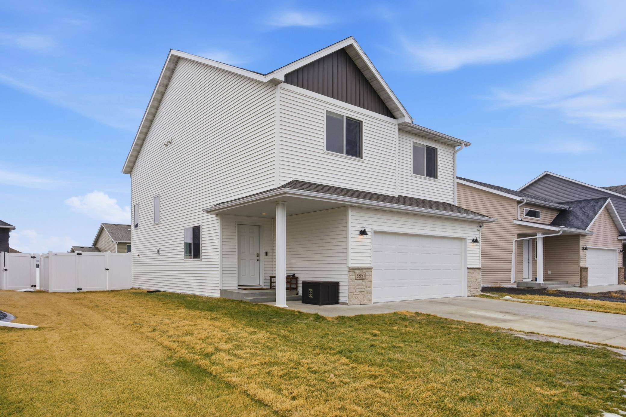 3851 19th ST S, Moorhead, MN 56560