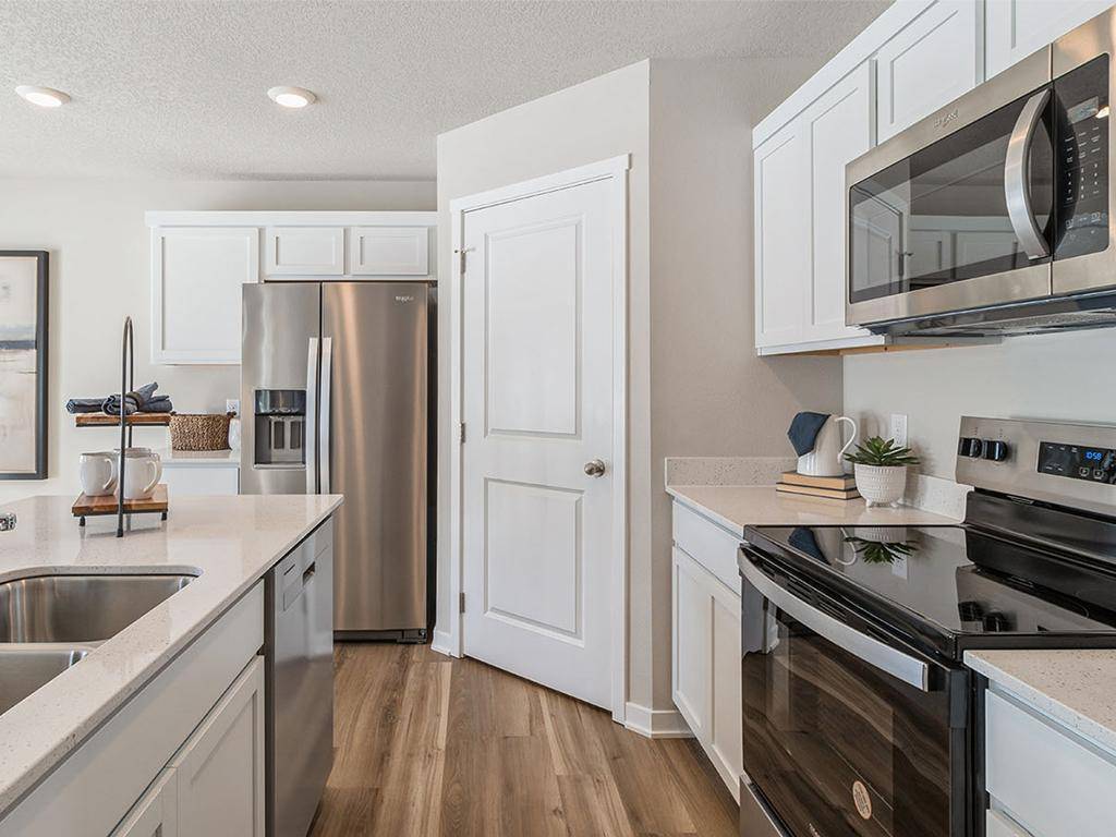 2135 Bluff Heights DR, Shakopee, MN 55379