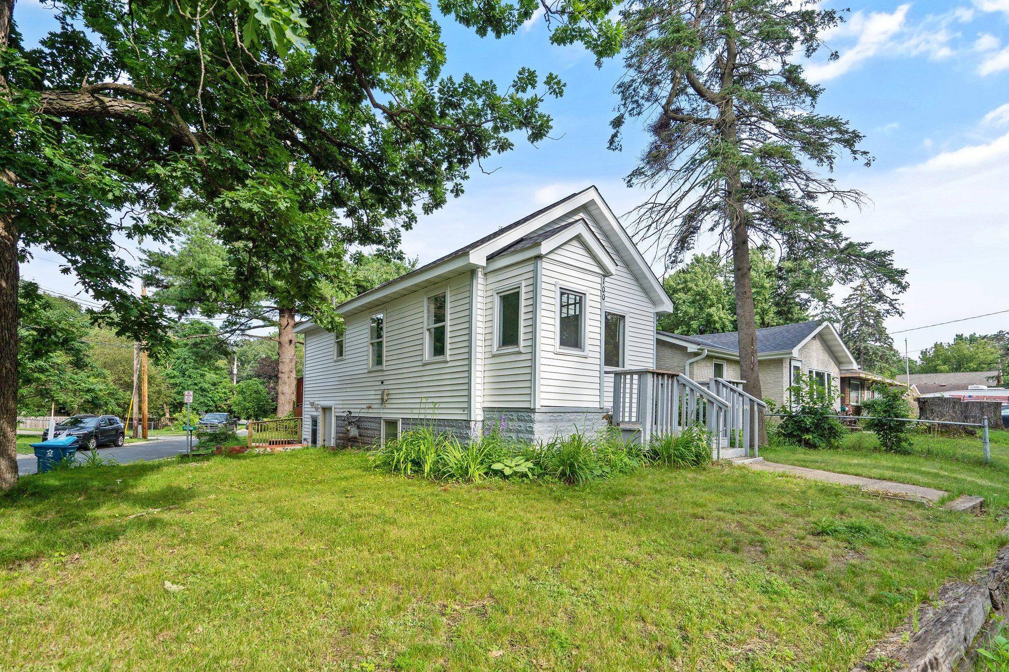 100 Warner AVE S, Mahtomedi, MN 55115