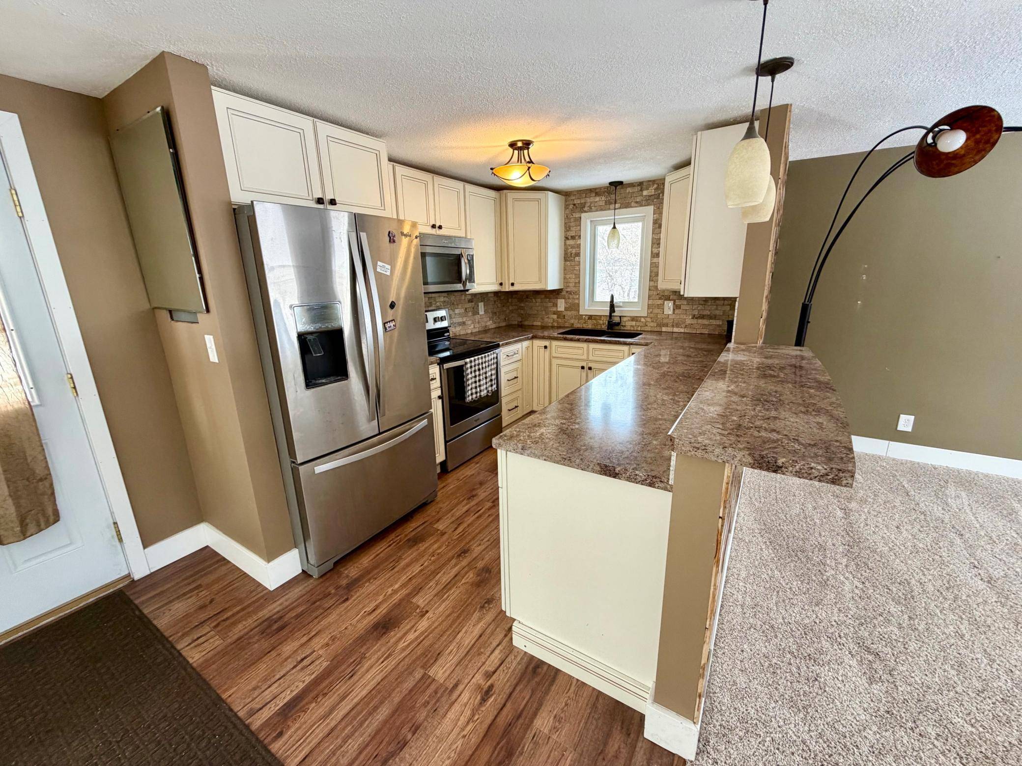 809 11th AVE SE, Roseau, MN 56751