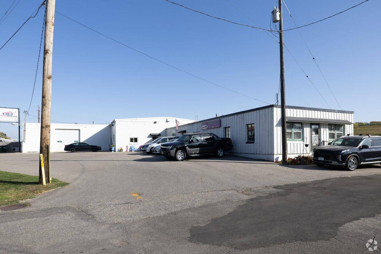 1000 N River DR, North Mankato, MN 56003