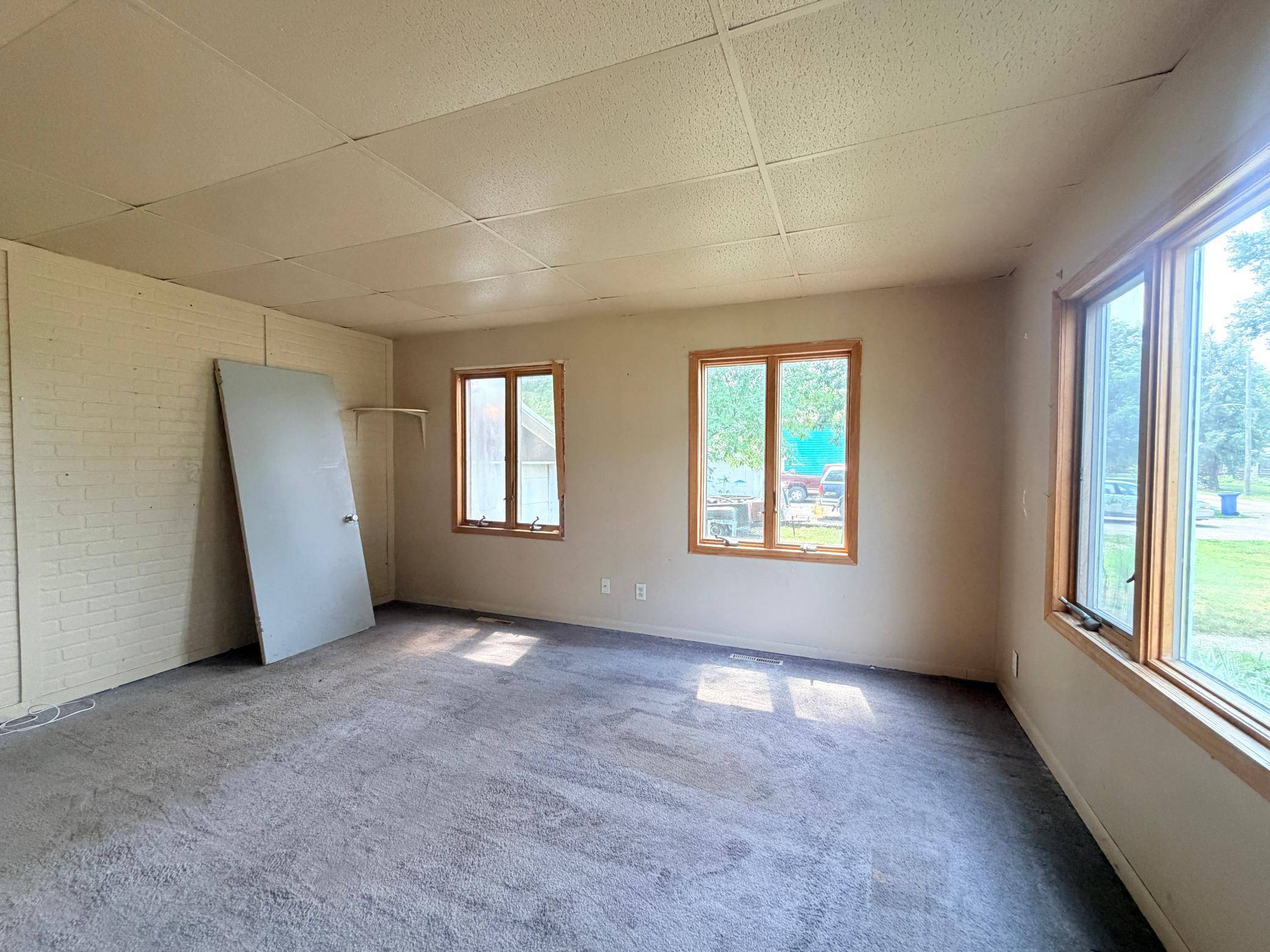 107 S Buckingham ST, Hardwick, MN 56134