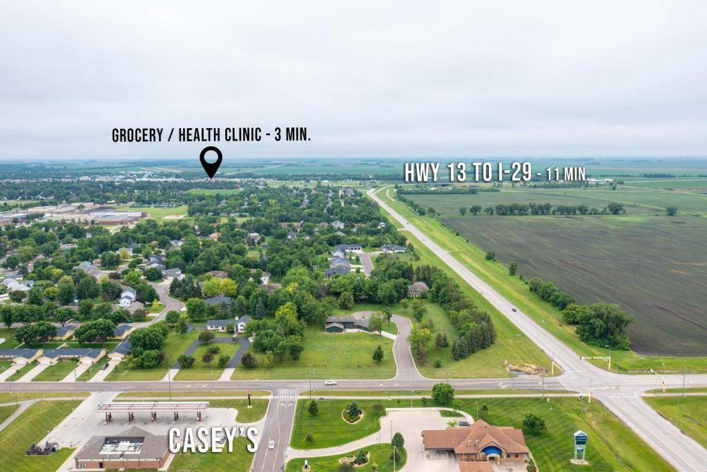 1490 EDGEWOOD CT, Wahpeton, ND 58075