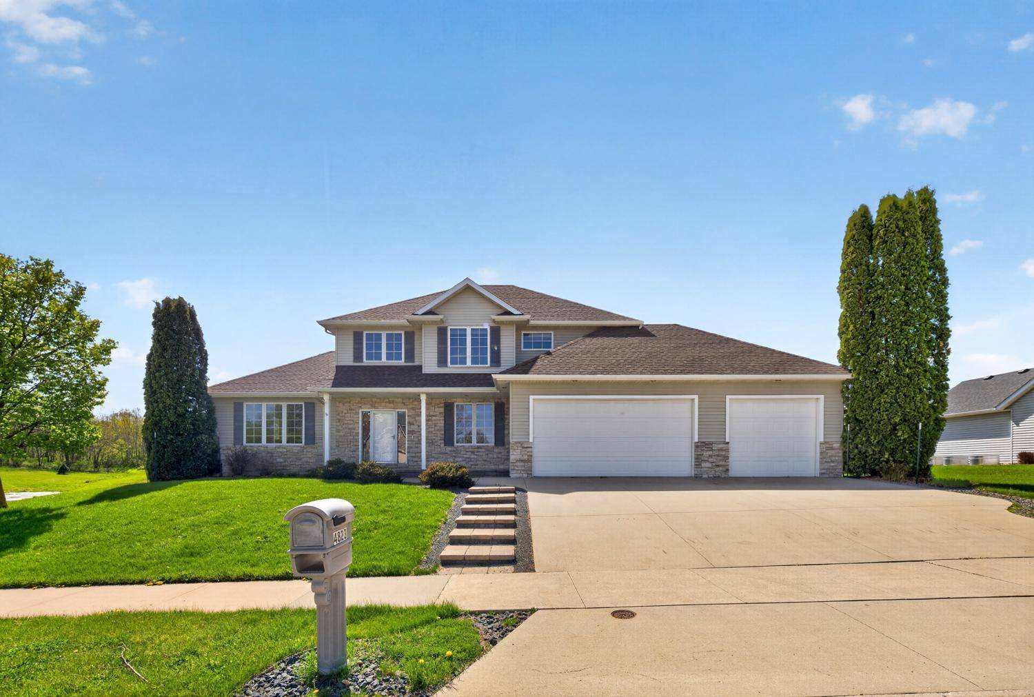4823 Scenic Oak DR SW, Rochester, MN 55902