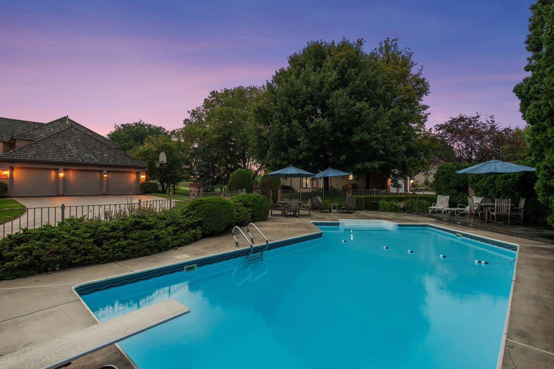 10500 Niblick LN, Eden Prairie, MN 55347