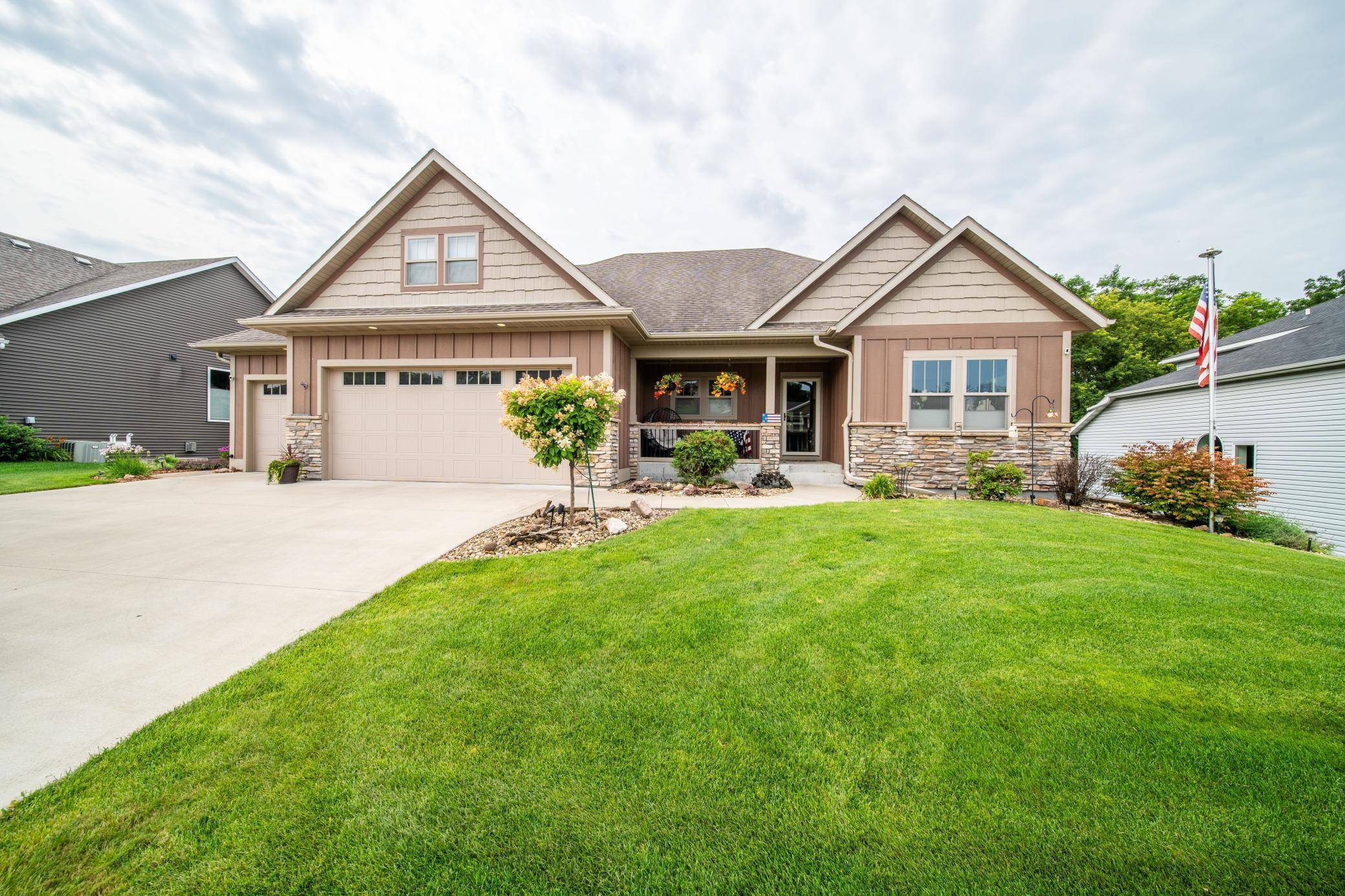 2990 Stone Park DR NE, Rochester, MN 55906