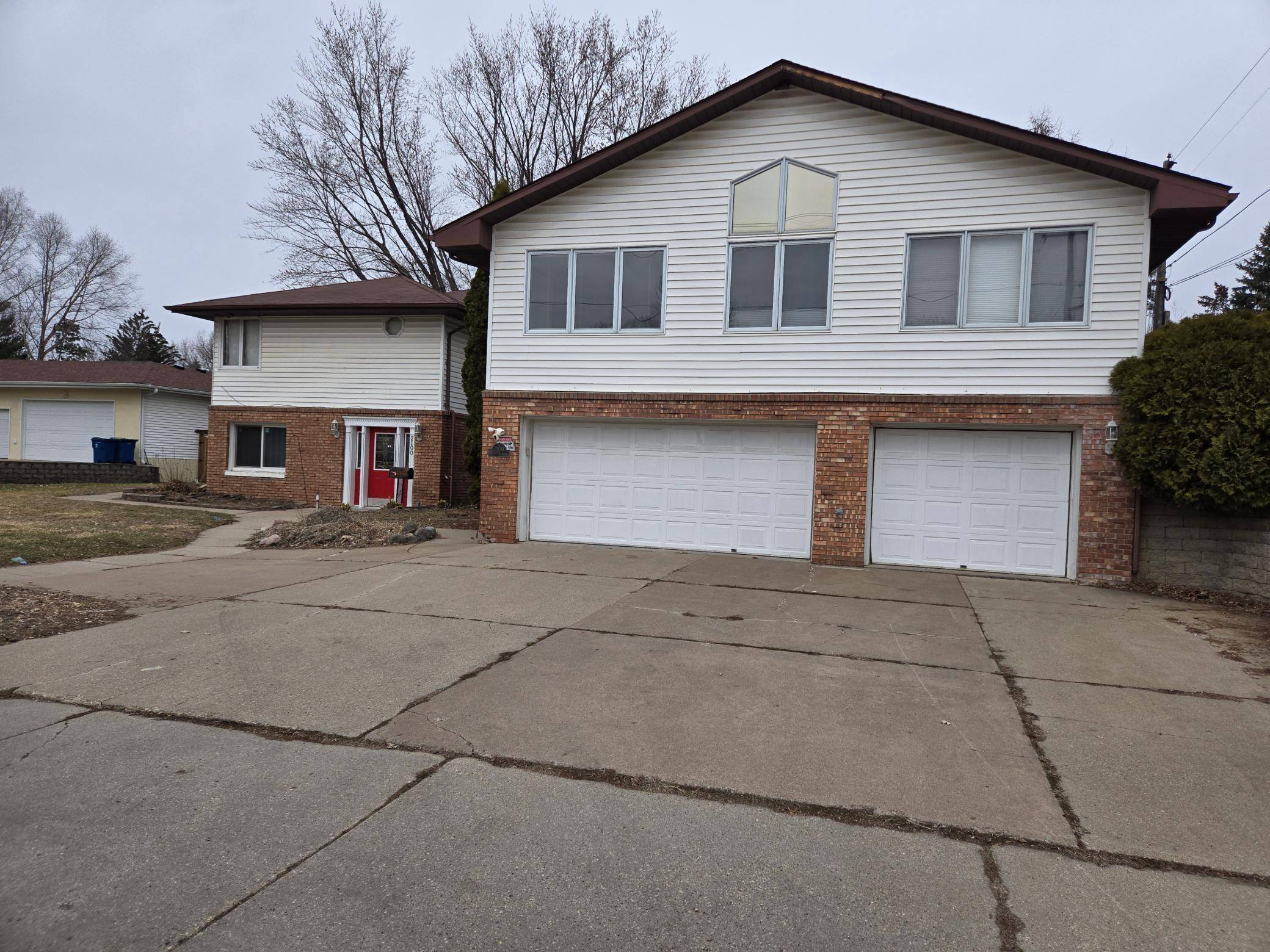 2100 Wentworth AVE, South Saint Paul, MN 55075