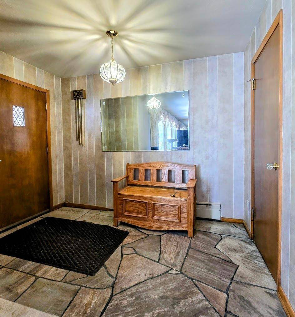 910 3rd AVE SW, Pipestone, MN 56164
