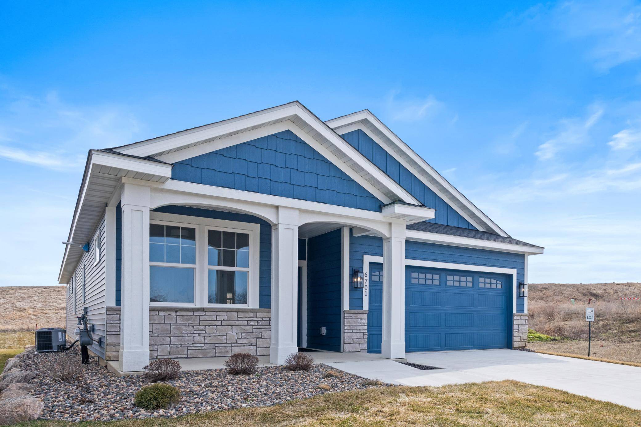 6701 Ridgewood DR, Cannon Falls, MN 55009