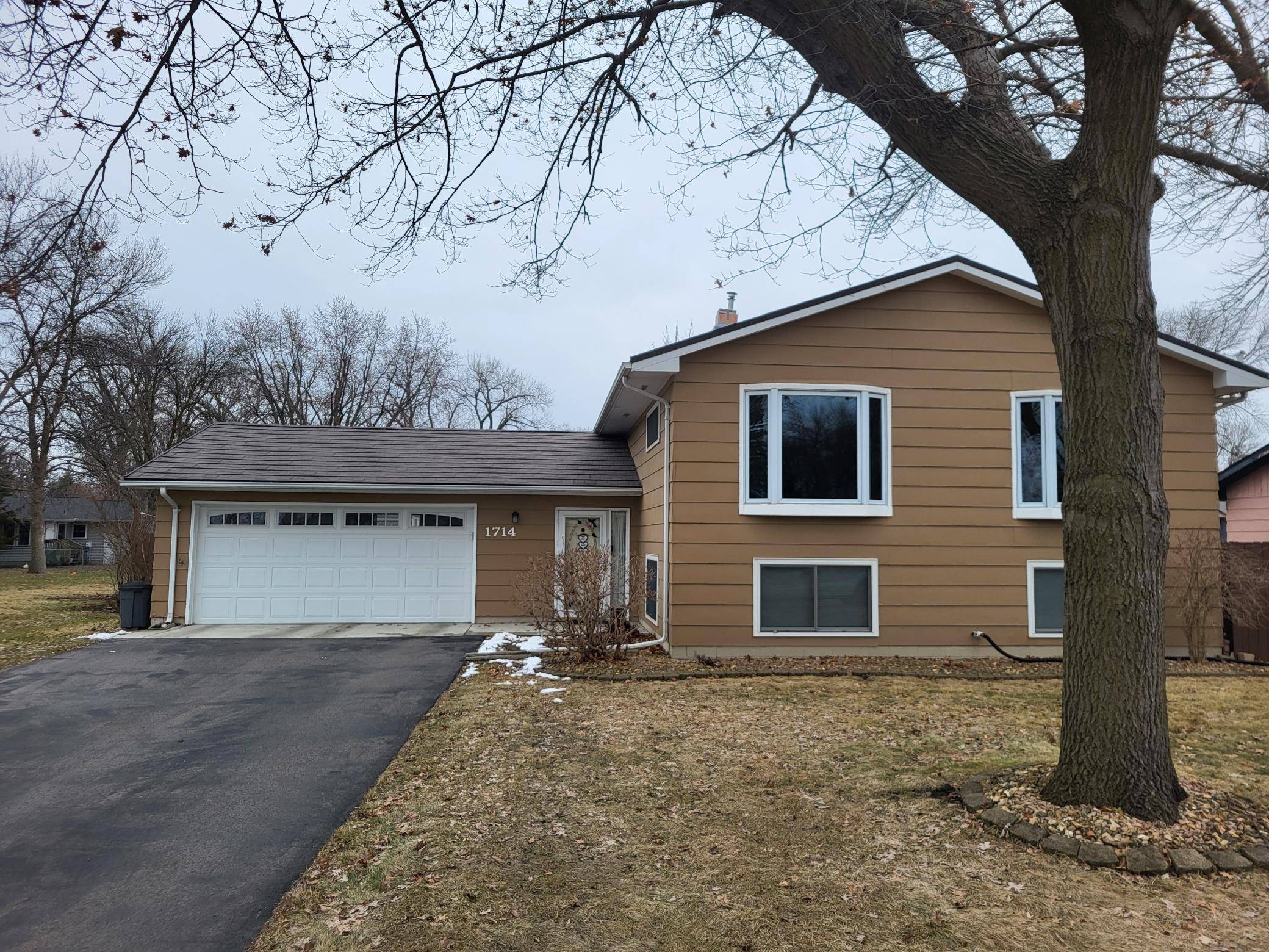 1714 Hodgson RD, North Mankato, MN 56003