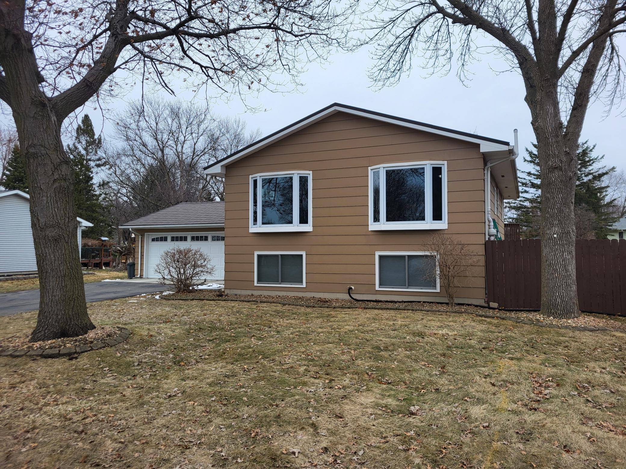 1714 Hodgson RD, North Mankato, MN 56003