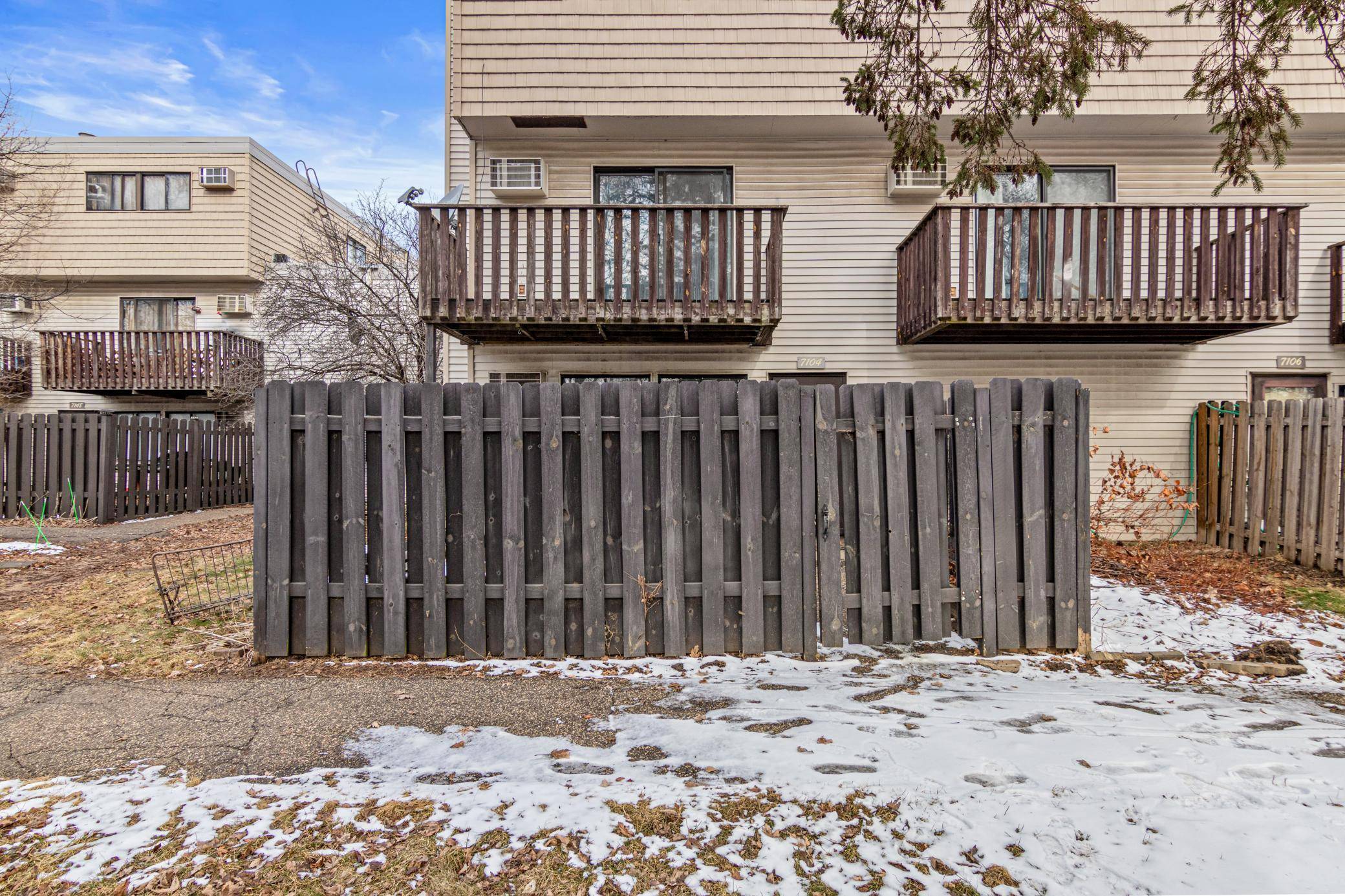 7104 72nd LN N, Brooklyn Park, MN 55428