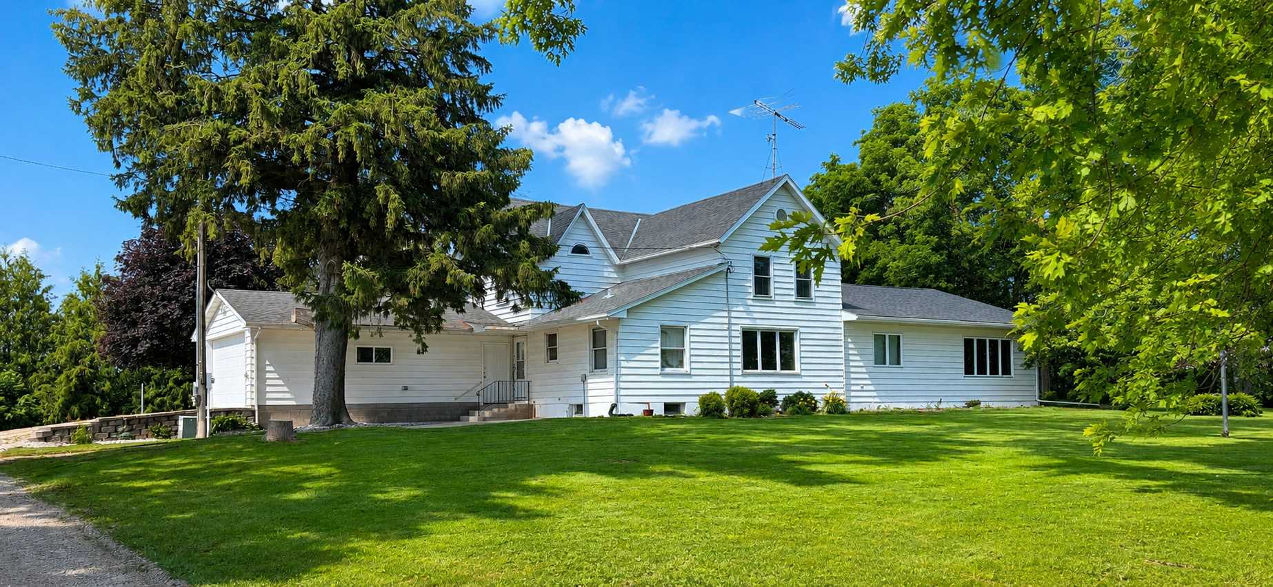 44241 70th AVE, Kenyon, MN 55946