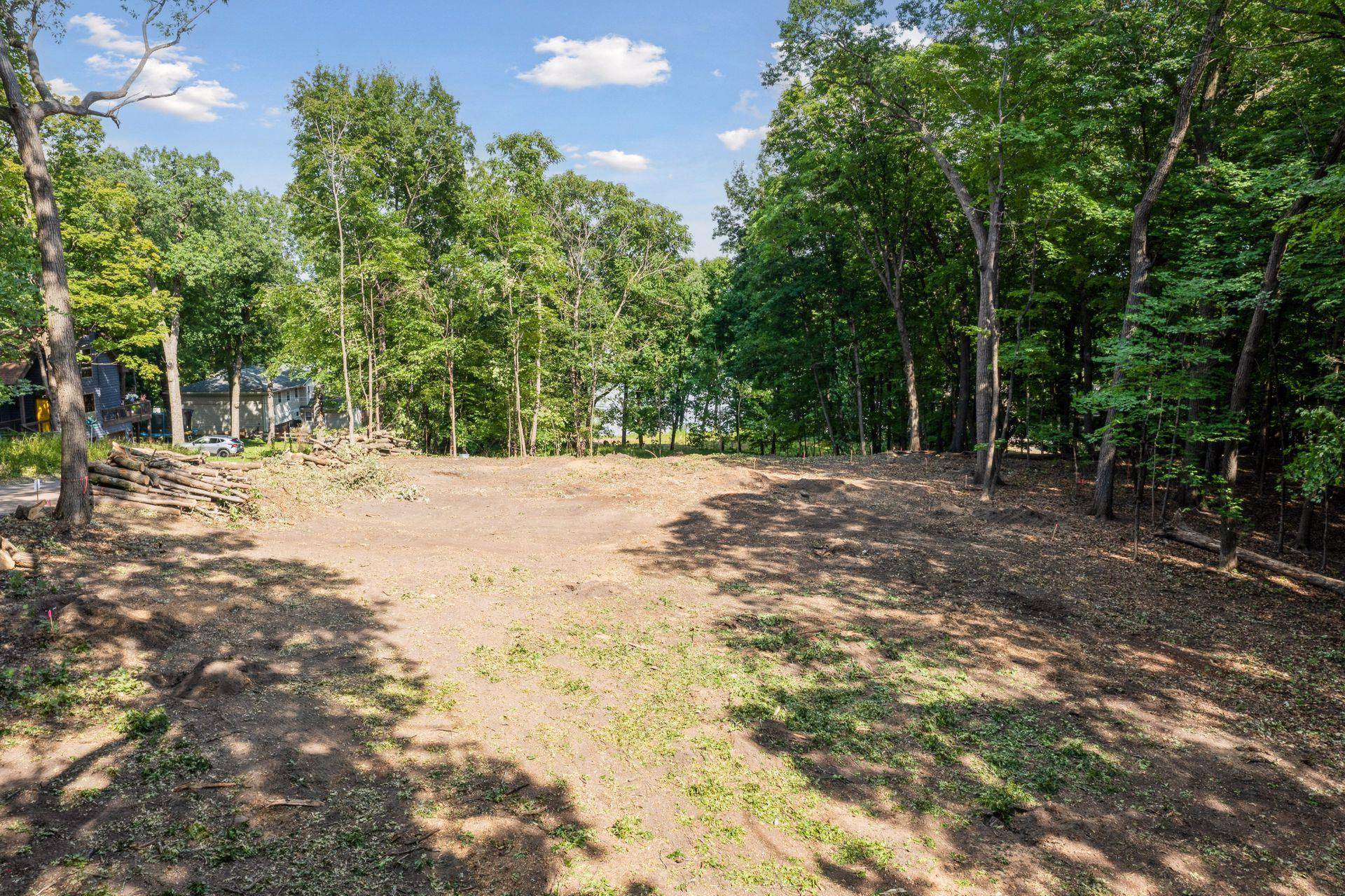 601 Fox Hill DR, Chanhassen, MN 55317