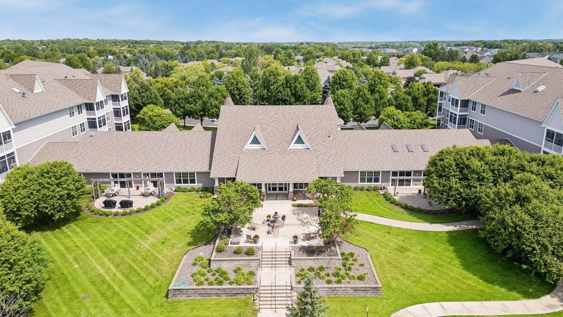 100 Clydesdale TRL #128, Medina, MN 55340