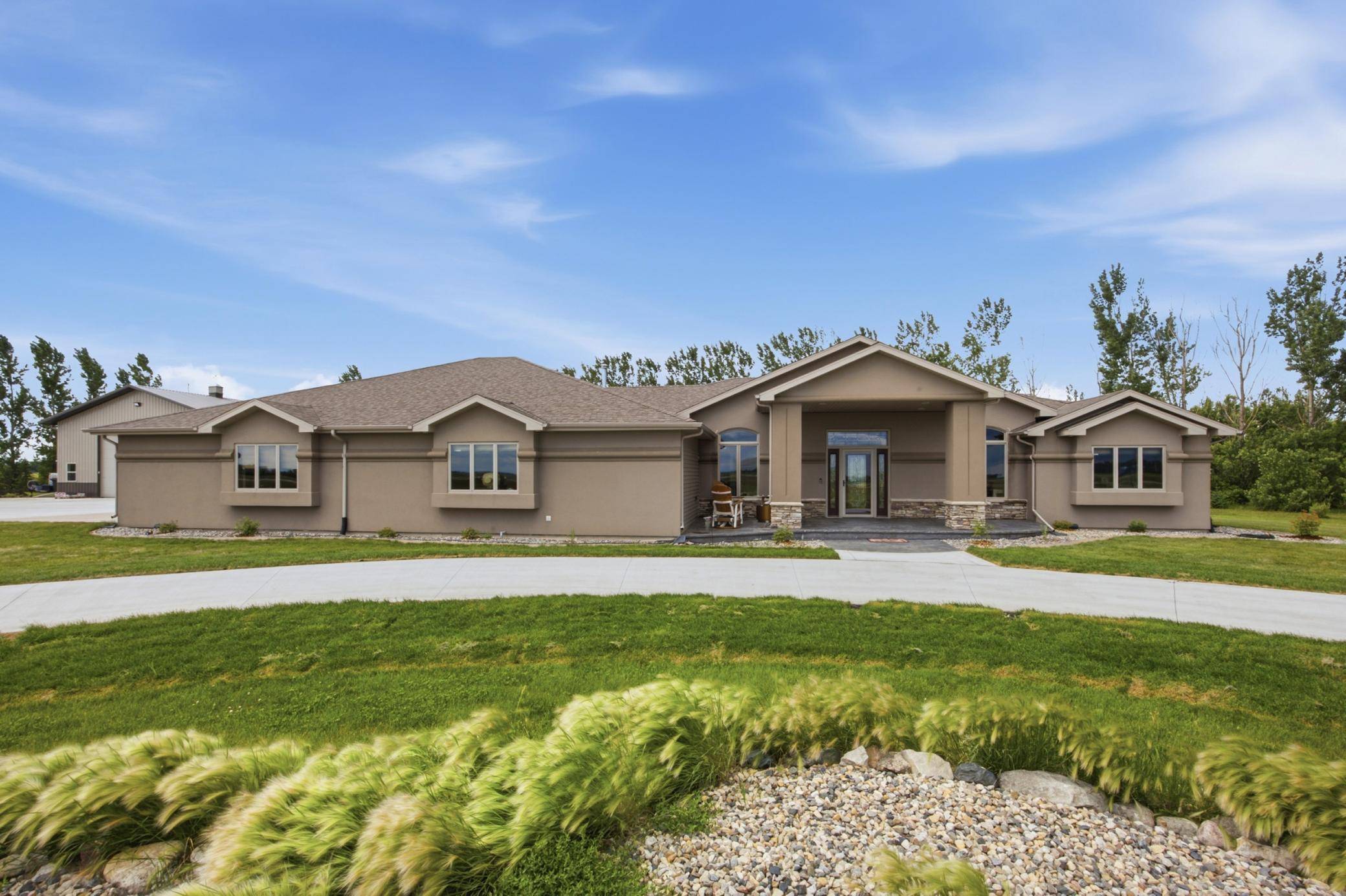 16496 42nd ST SE, Mapleton, ND 58059