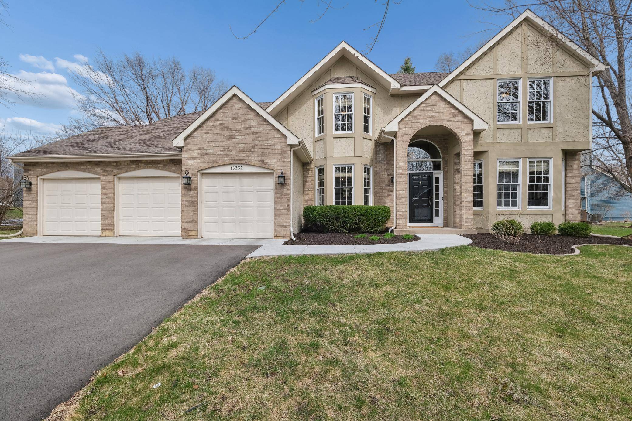 16332 Mayfield DR, Eden Prairie, MN 55347