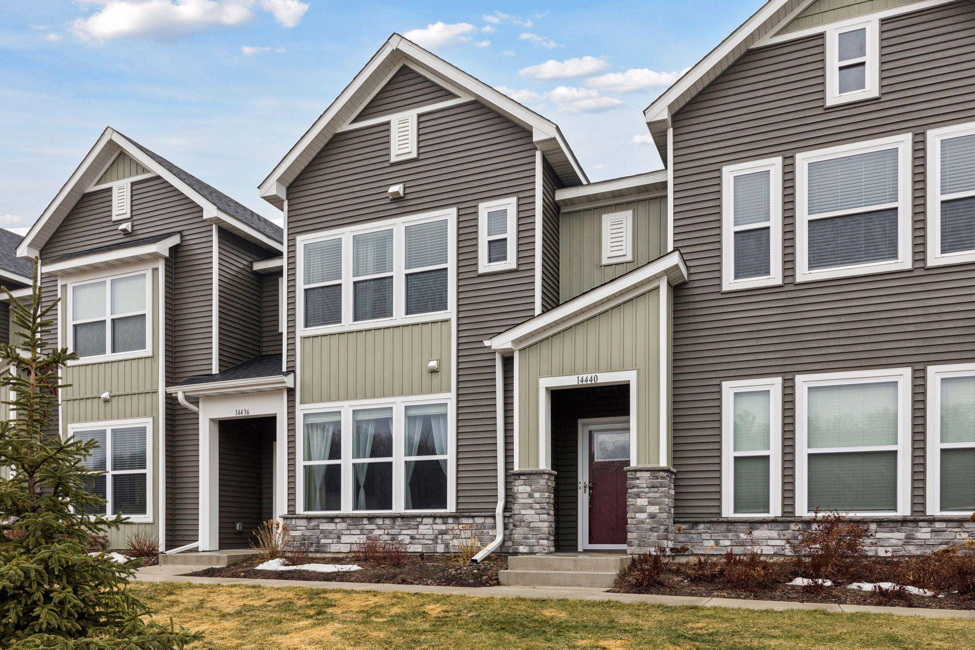 14440 Twin Lakes CIR, Burnsville, MN 55306