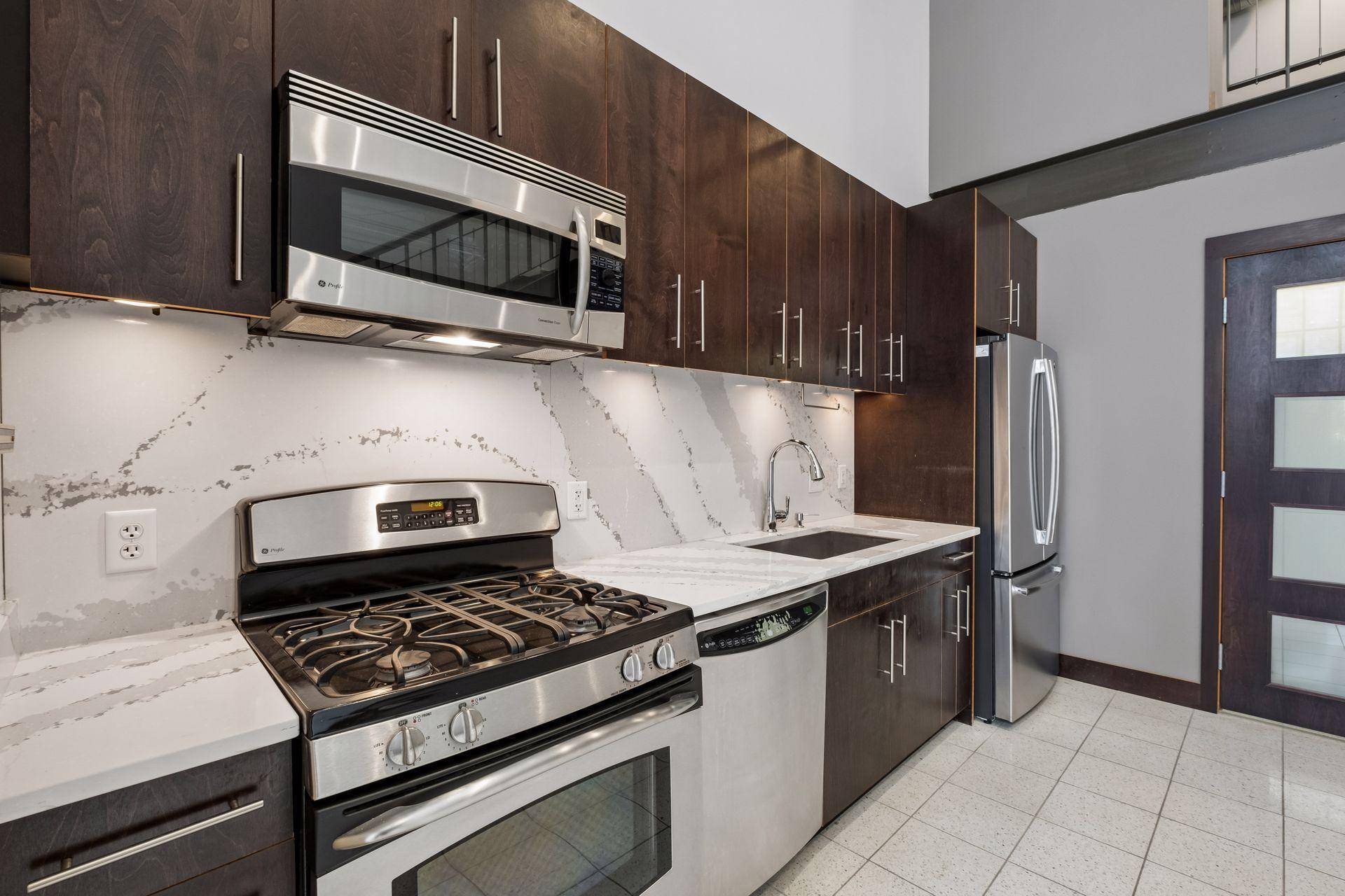 214 4th ST E #103, Saint Paul, MN 55101