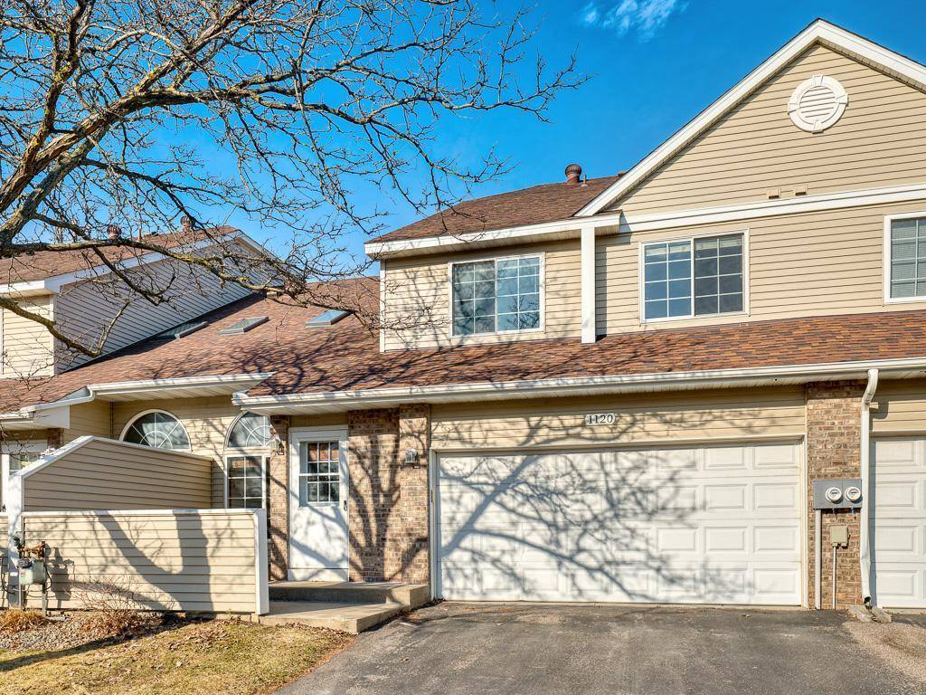 1120 Pecks Woods DR, New Brighton, MN 55112