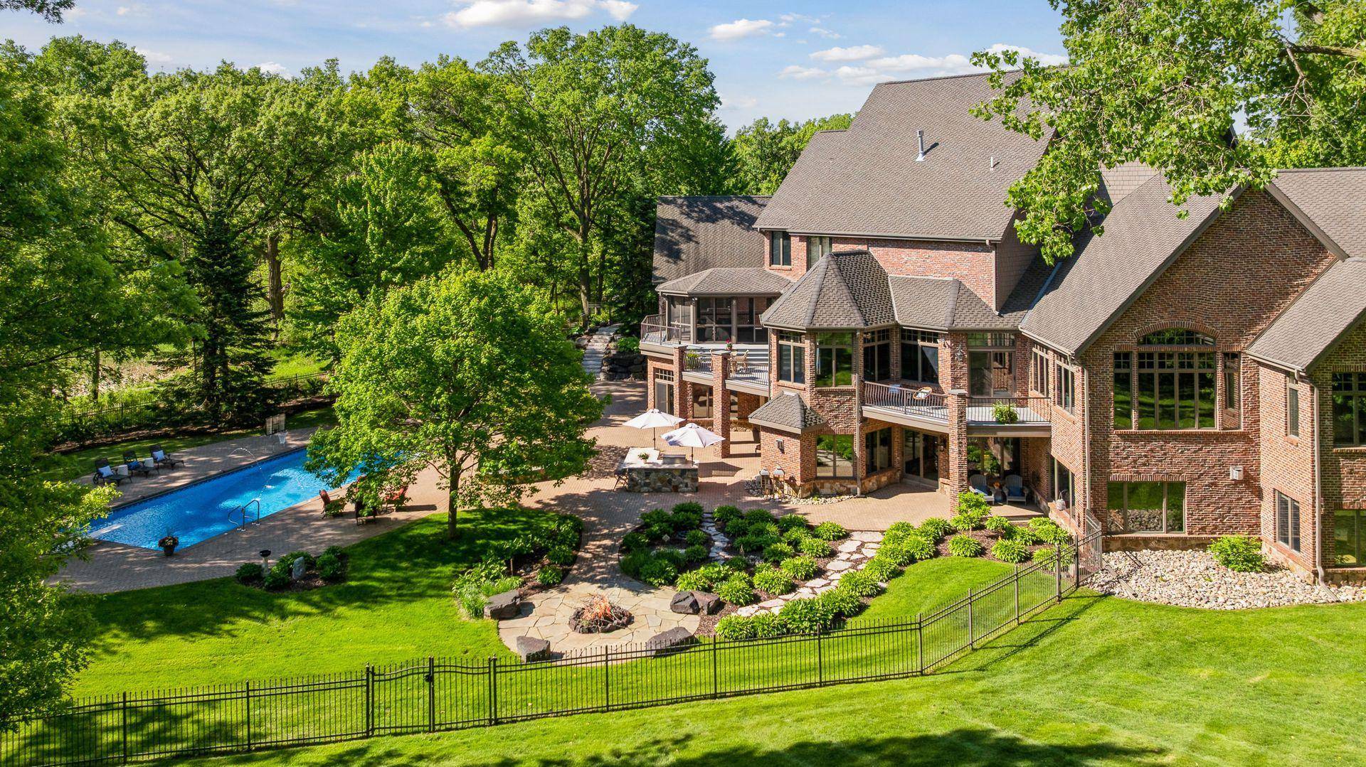 614 Hidden Creek TRL, Mendota Heights, MN 55118