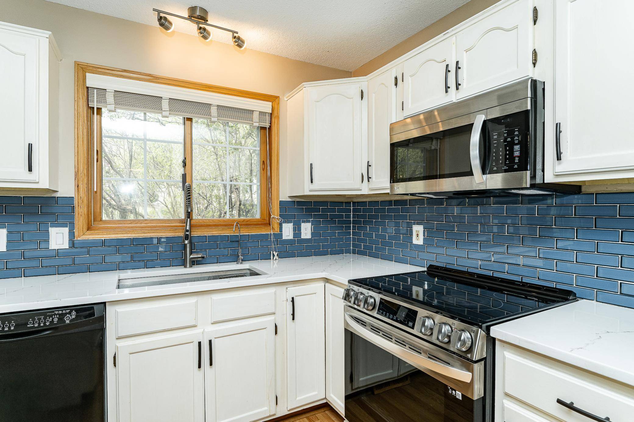 2608 Tuxedo LN NW, Rochester, MN 55901