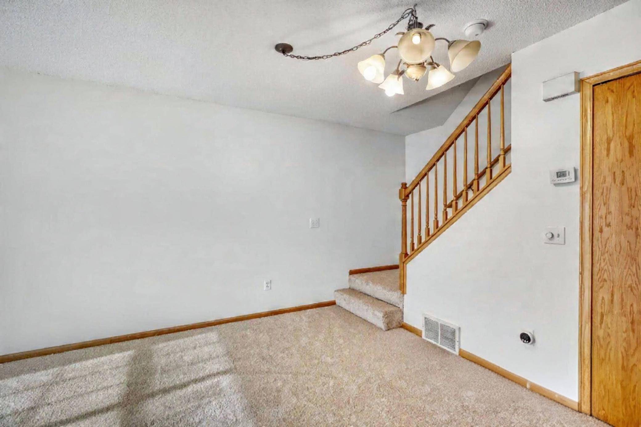 2017 Southcross DR W #707, Burnsville, MN 55306