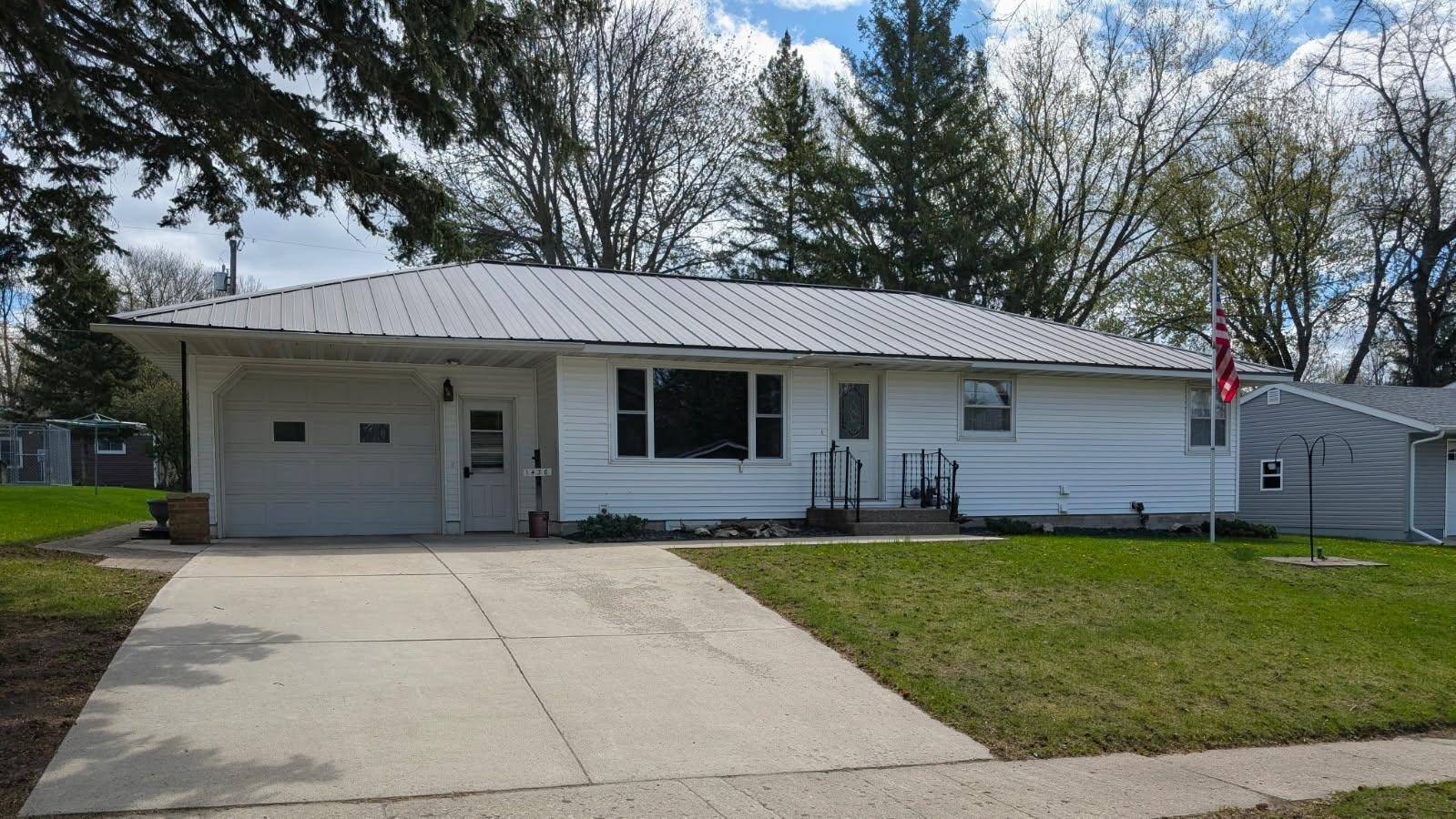 1430 N 4th ST, Montevideo, MN 56265