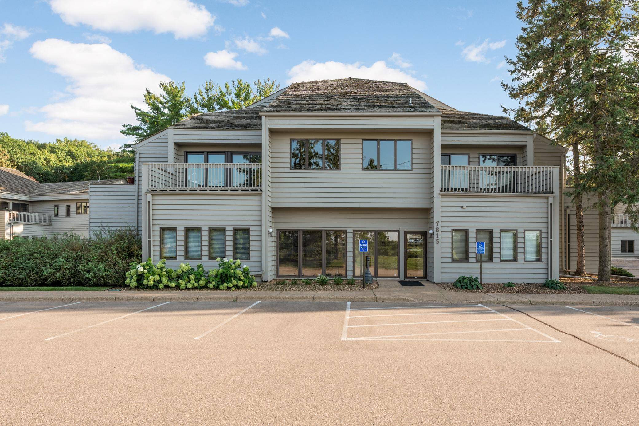 7815 Telegraph RD, Bloomington, MN 55438