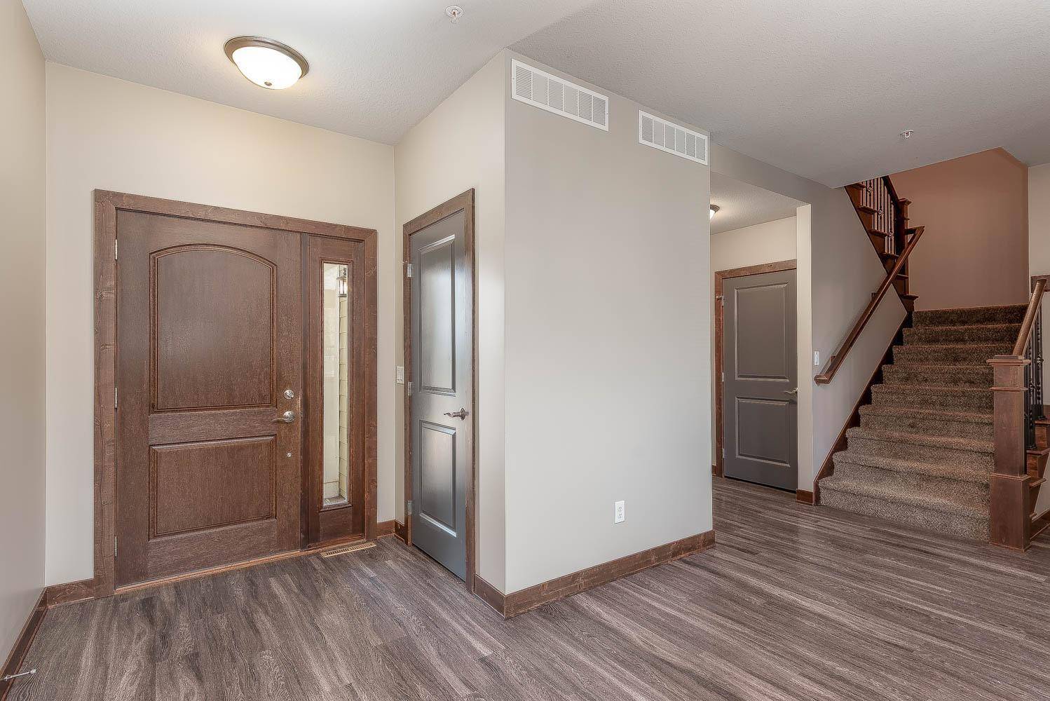 814 Pinnacle PATH, Mankato, MN 56001